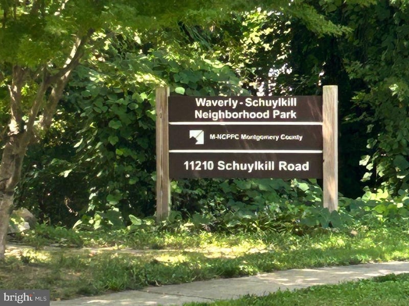 11004 Schuylkill Rd, Rockville, MD 20852