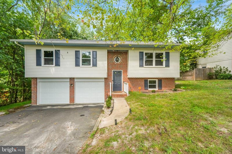1703 Sherwood Dr, Fredericksburg, VA 22405