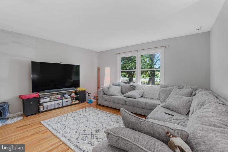 1703 Sherwood Dr, Fredericksburg, VA 22405