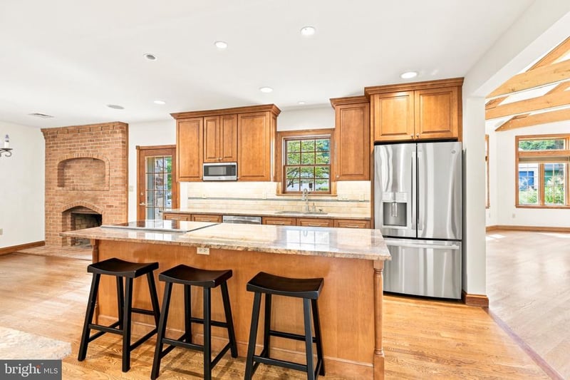 318 Duxbury Rd, Silver Spring, MD 20905