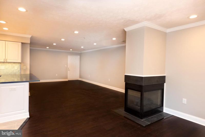 633 Admiral Dr #107, Annapolis, MD 21401