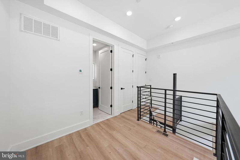 2105 M St NE #1, Washington, DC 20002