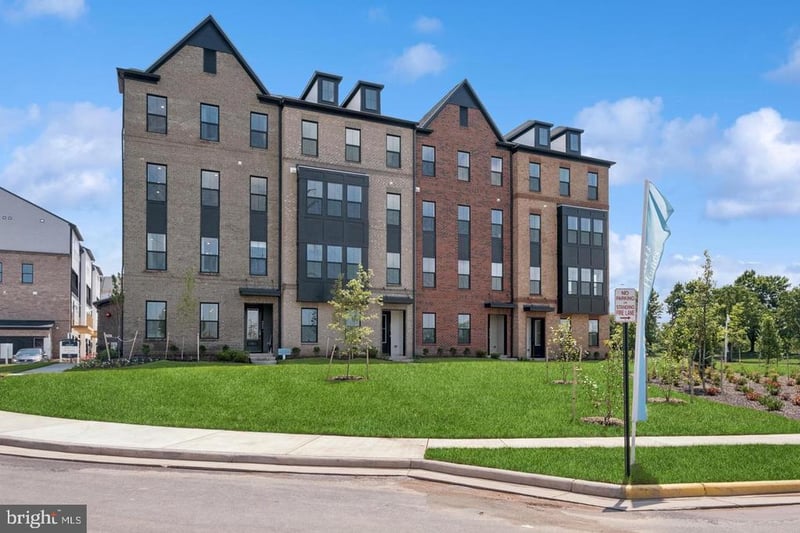 4824 Bauhaus Sq LOT 153, Chantilly, VA 20151
