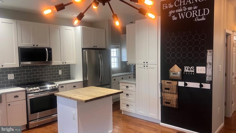20409 Plainfield St, Ashburn, VA 20147