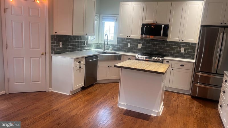 20409 Plainfield St, Ashburn, VA 20147