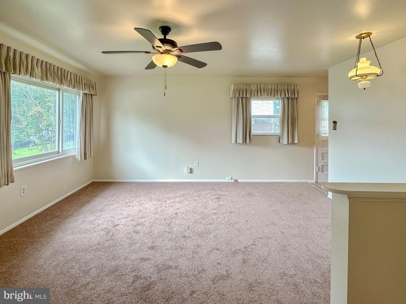 1406 Hylton Ave, Woodbridge, VA 22191