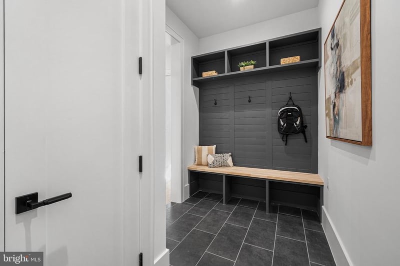 420 N Irving St, Arlington, VA 22201