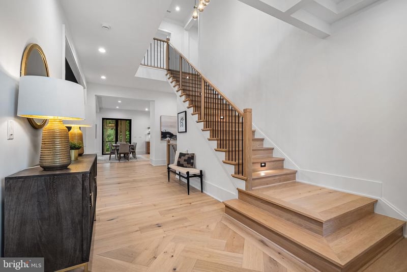 420 N Irving St, Arlington, VA 22201
