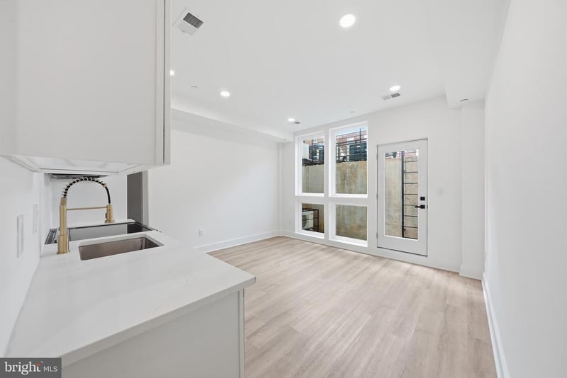 2105 M St NE #4, Washington, DC 20002