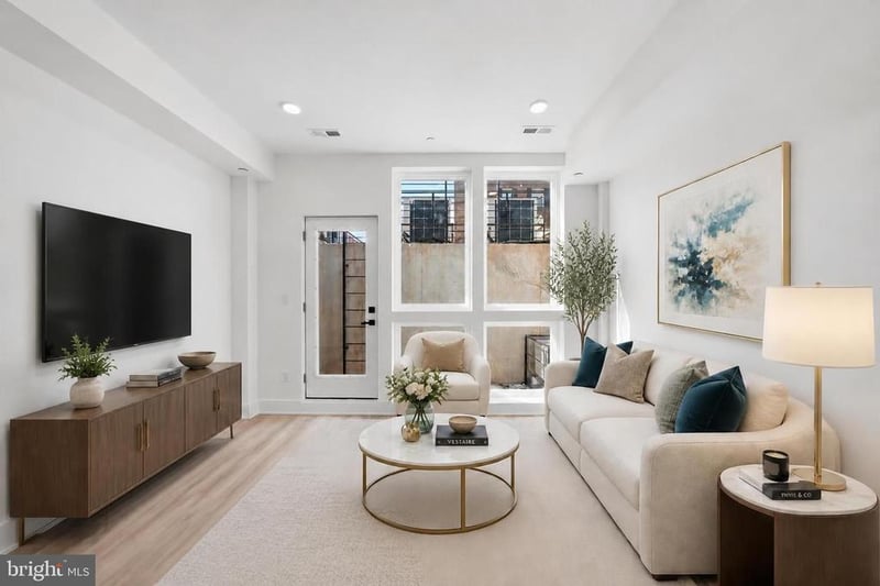 2105 M St NE #4, Washington, DC 20002