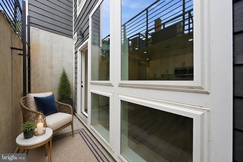 2105 M St NE #4, Washington, DC 20002