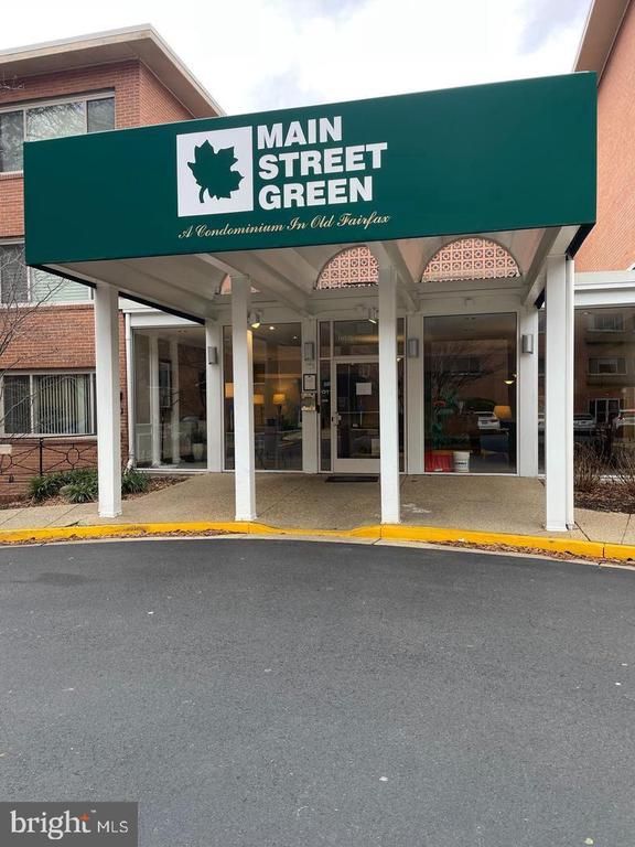10570 Main St #220, Fairfax, VA 22030