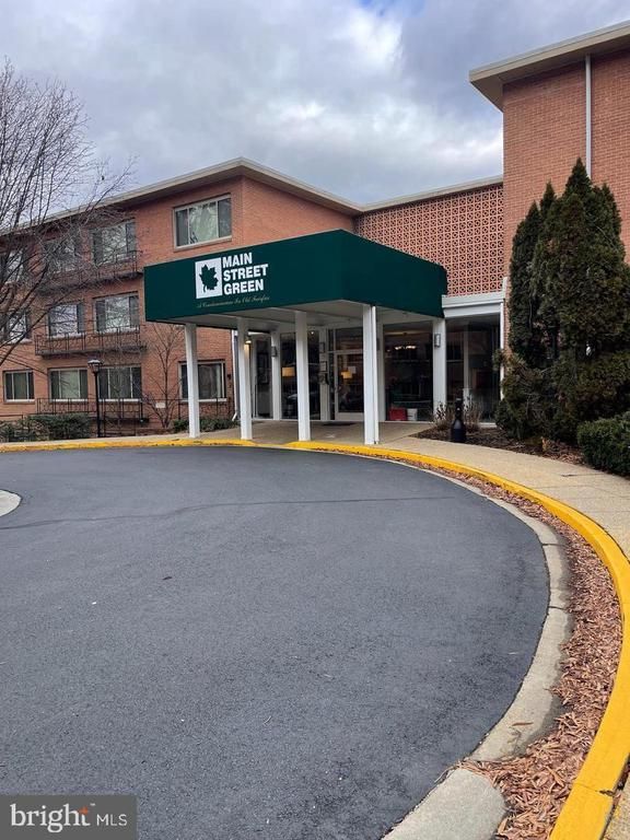 10570 Main St #220, Fairfax, VA 22030