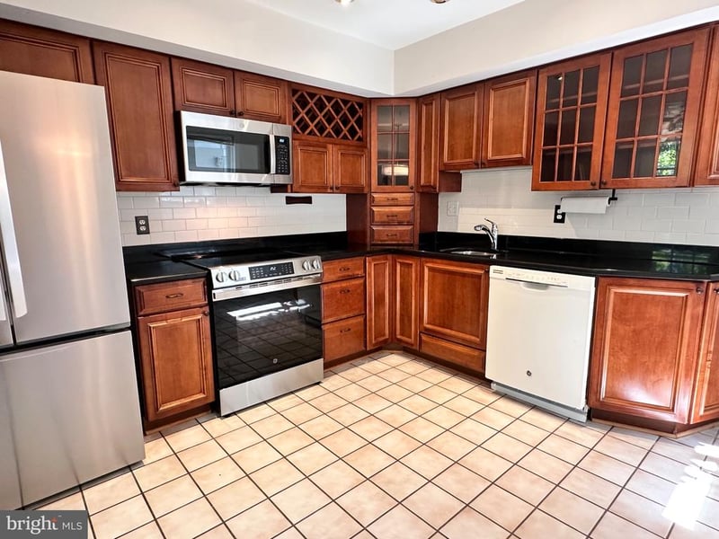 505 Carlisle Dr, Alexandria, VA 22301
