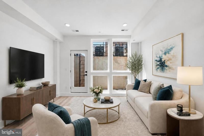 2105 M St NE #3, Washington, DC 20002