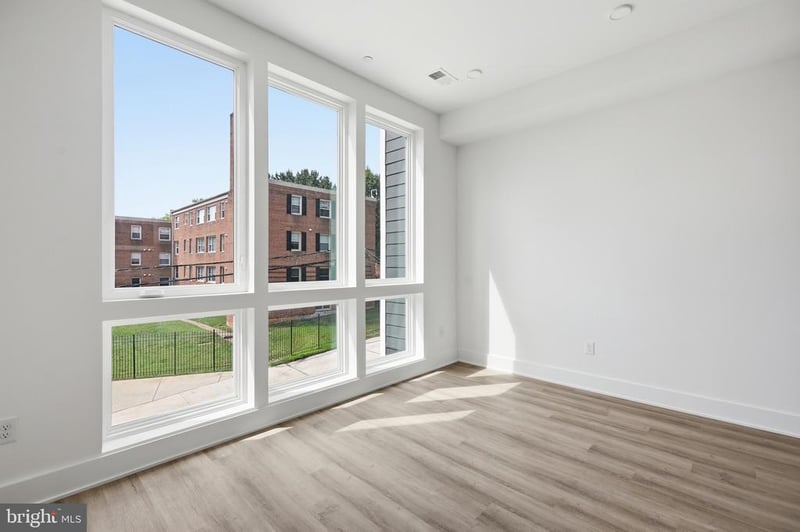 2105 M St NE #9, Washington, DC 20002