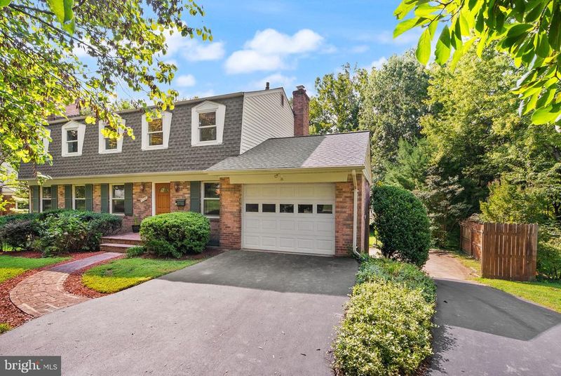 3728 Prince William Dr, Fairfax, VA 22031