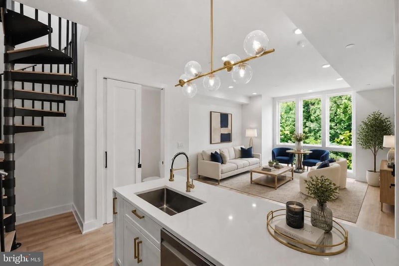 2105 M St NE #PH2, Washington, DC 20002