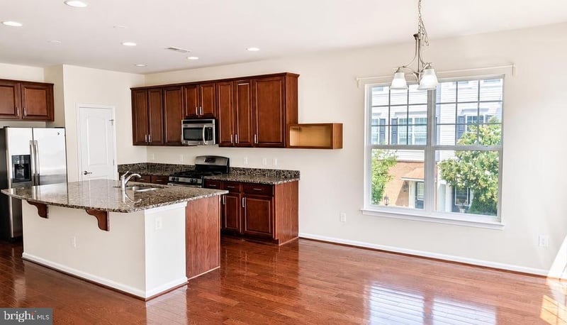 25556 Palenza Ter, Chantilly, VA 20152