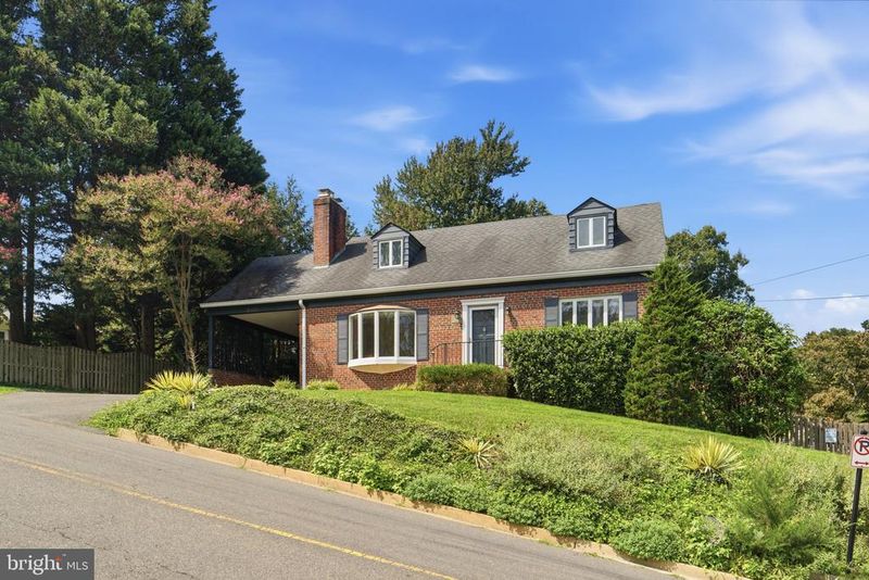3901 31st St N, Arlington, VA 22207