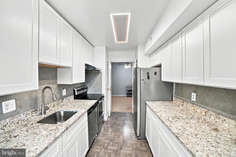 402 Girard St #9, Gaithersburg, MD 20877