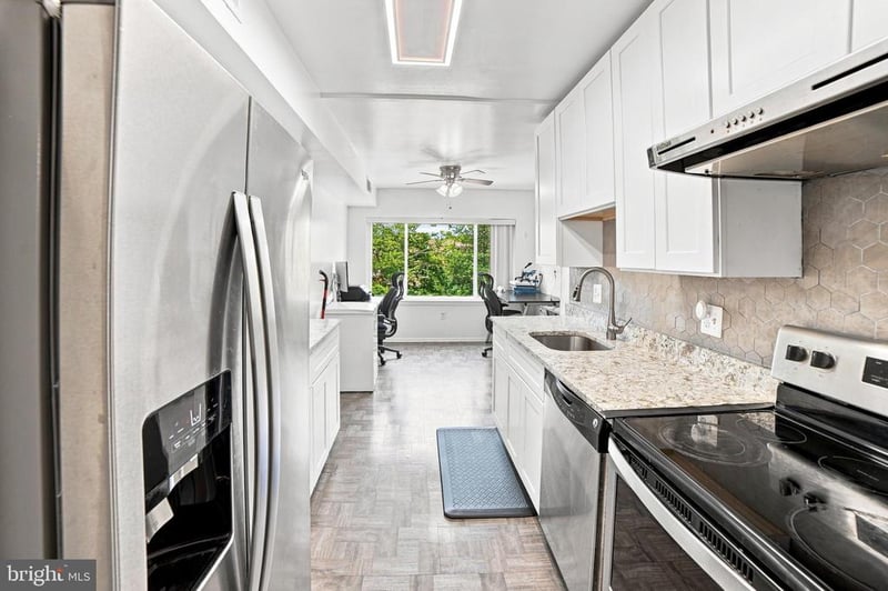 402 Girard St #9, Gaithersburg, MD 20877