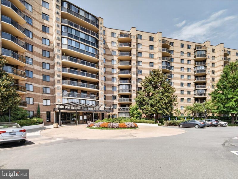 8370 Greensboro Dr #411, Mclean, VA 22102