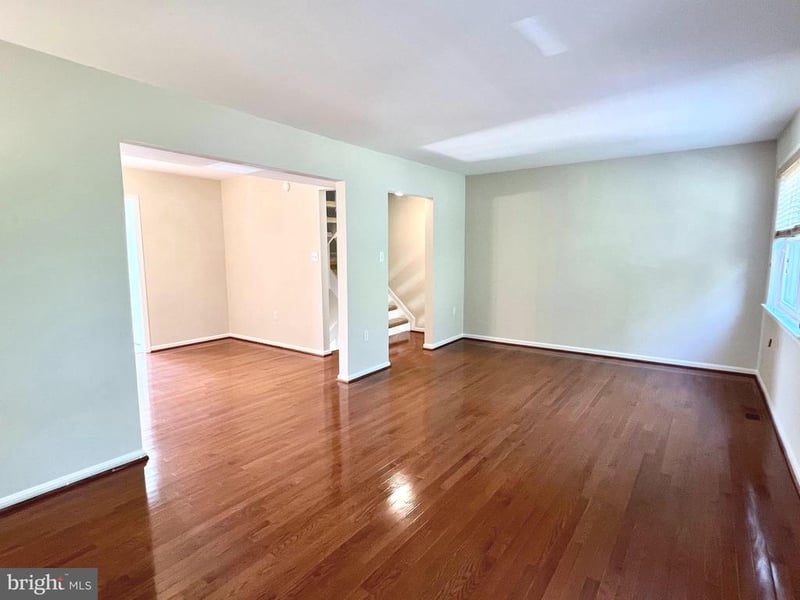8124 Larkin Ln, Vienna, VA 22182