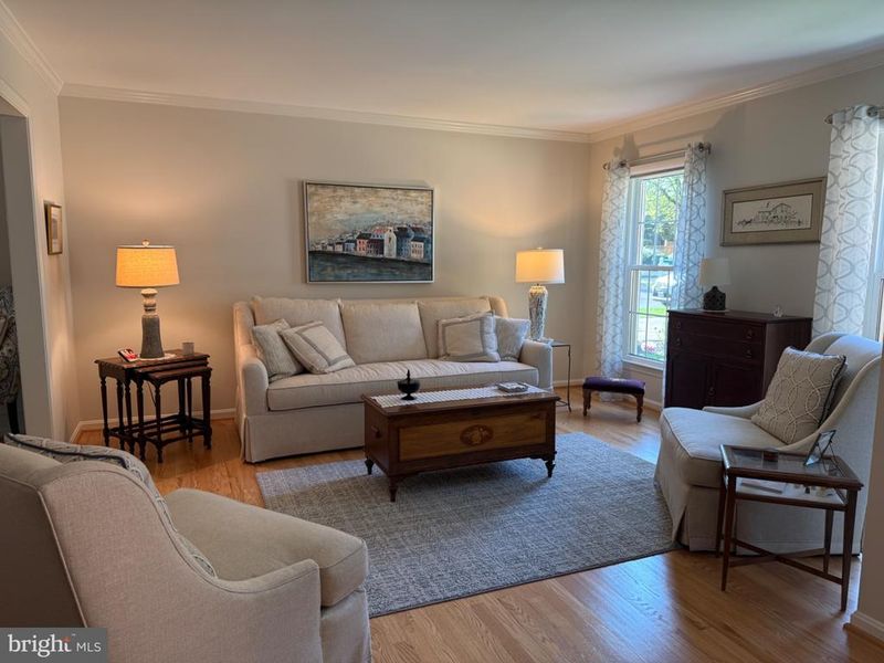 9552 Grande Oaks Ct, Vienna, VA 22181