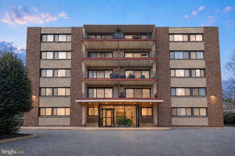 8308 Flower Ave #203, Takoma Park, MD 20912