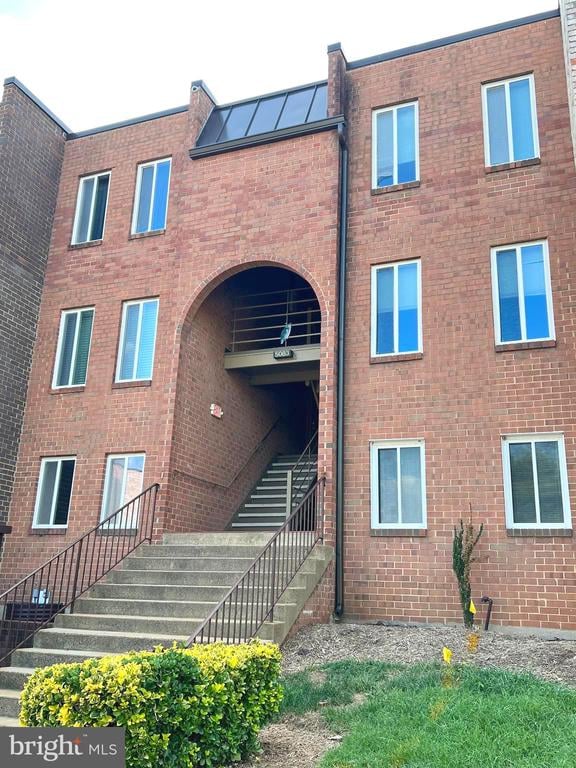 5083 7th Rd S #T2, Arlington, VA 22204