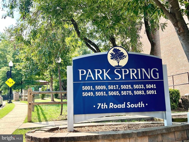 5083 7th Rd S #T2, Arlington, VA 22204