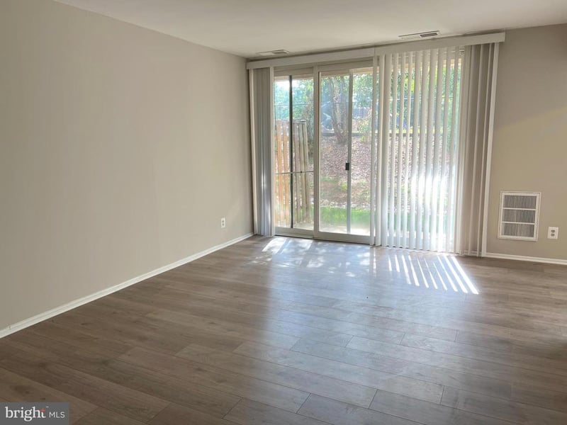5083 7th Rd S #T2, Arlington, VA 22204