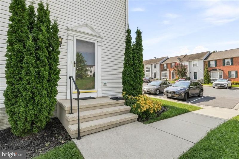 5631 Tessie Ct, New Market, MD 21774
