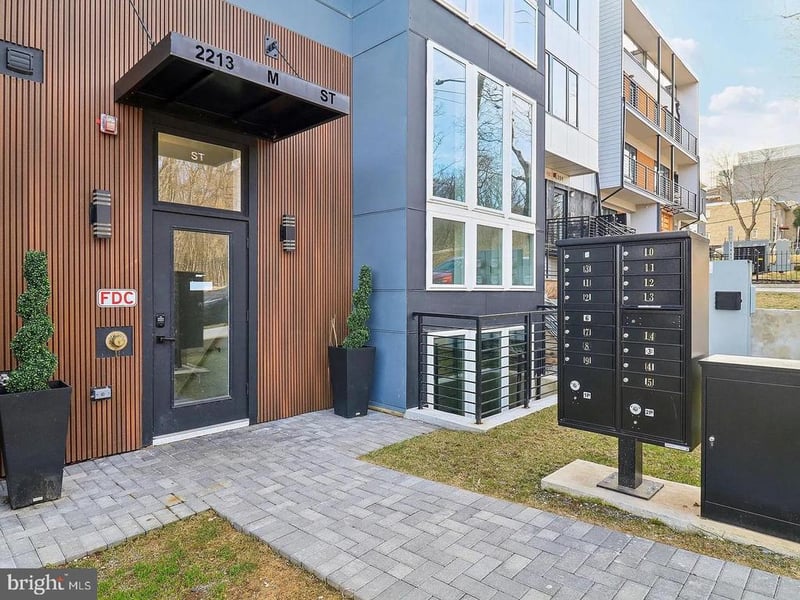 2213 M St NE #9, Washington, DC 20002