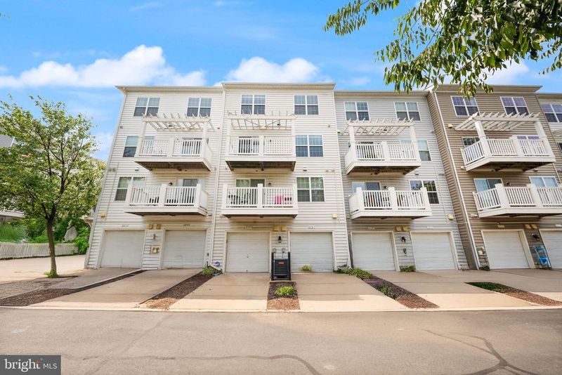 2289 Kew Gardens Dr, Woodbridge, VA 22191