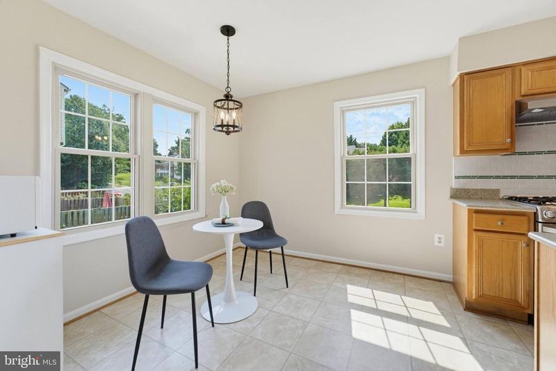 4918 Van Walbeek Pl, Annandale, VA 22003