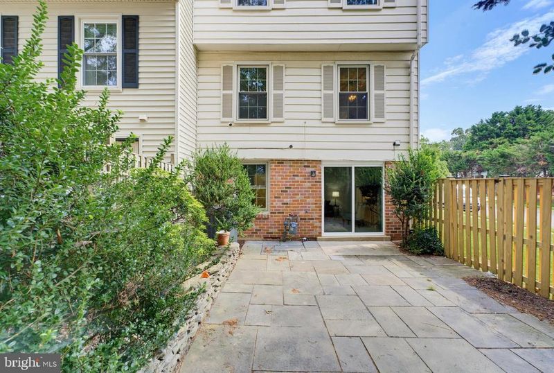 4918 Van Walbeek Pl, Annandale, VA 22003
