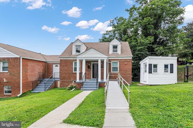 922 Ridge Rd SE, Washington, DC 20019