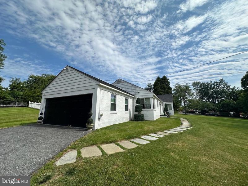 10001 Counselman Rd, Potomac, MD 20854