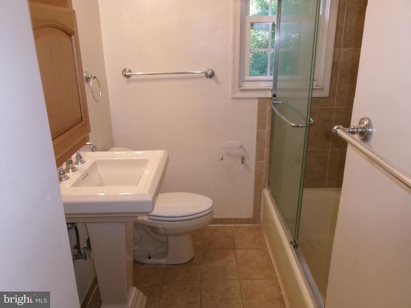 4910 Sharon Rd, Temple Hills, MD 20748
