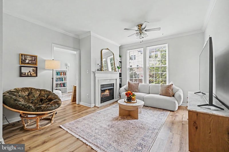 4950 Brenman Park Dr #203, Alexandria, VA 22304