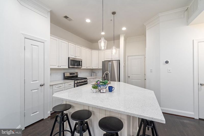 1326 S Rolfe St, Arlington, VA 22204