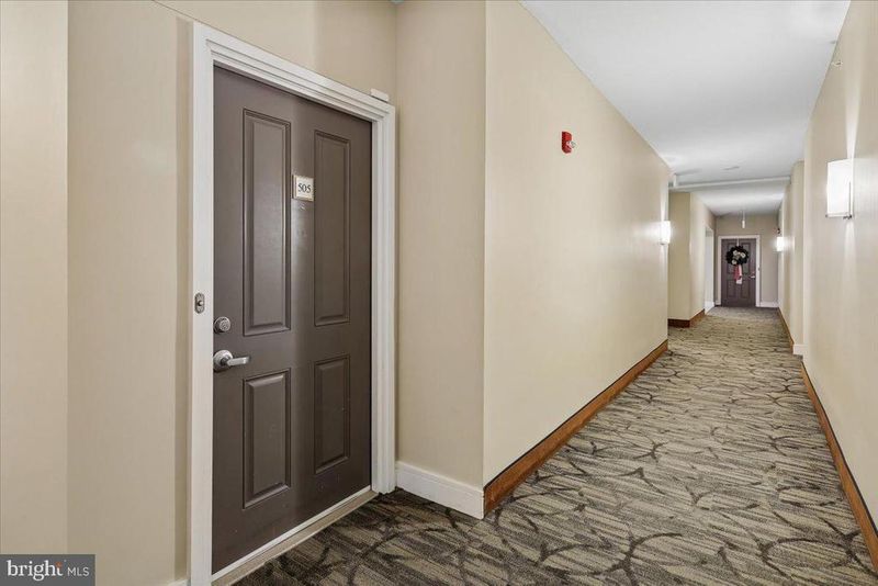 4490 Market Commons Dr #505, Fairfax, VA 22033