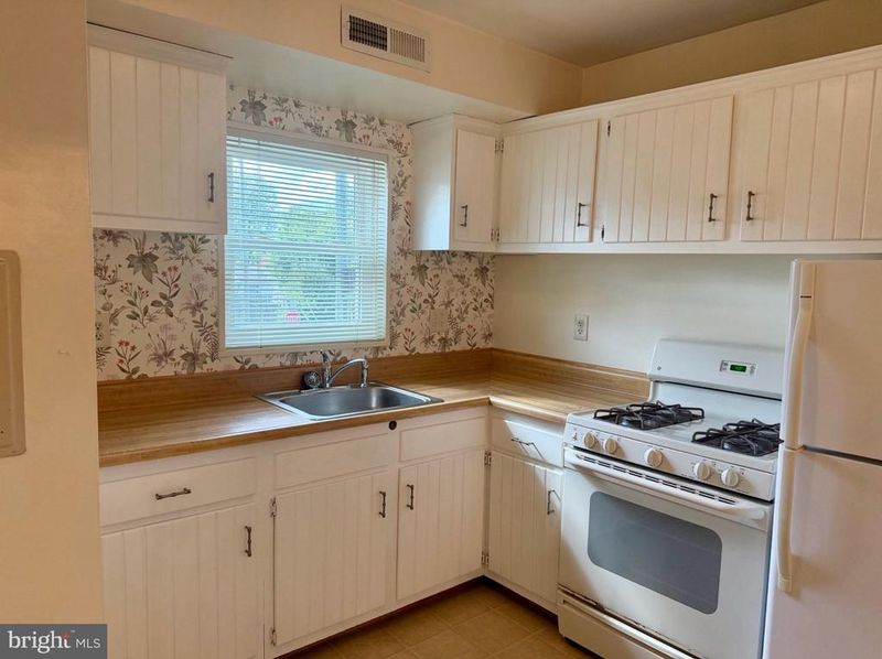 120-2 Washington St NE #5, Leesburg, VA 20176
