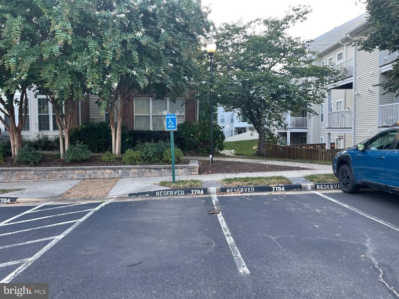 7704 Haynes Point Way #F, Alexandria, VA 22315