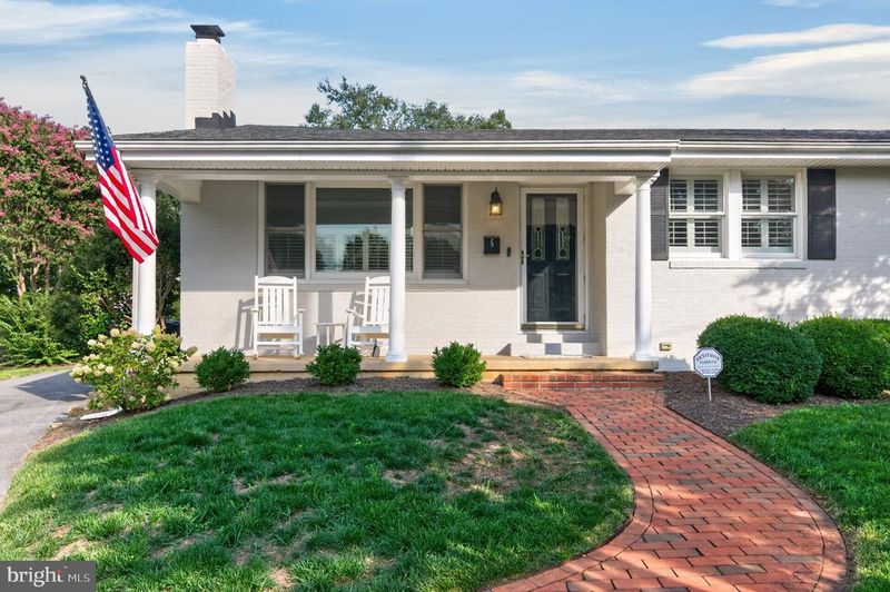 5 Bristol Cir, Annapolis, MD 21401