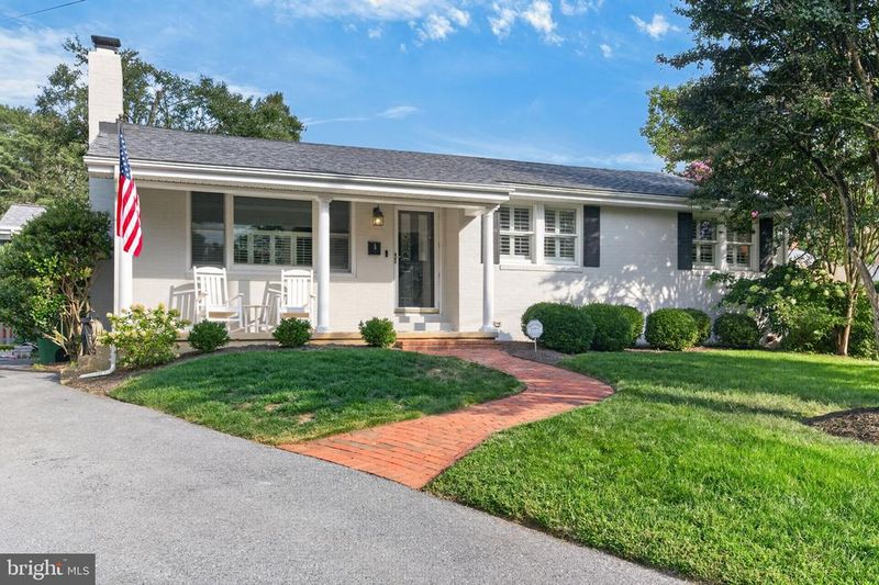 5 Bristol Cir, Annapolis, MD 21401