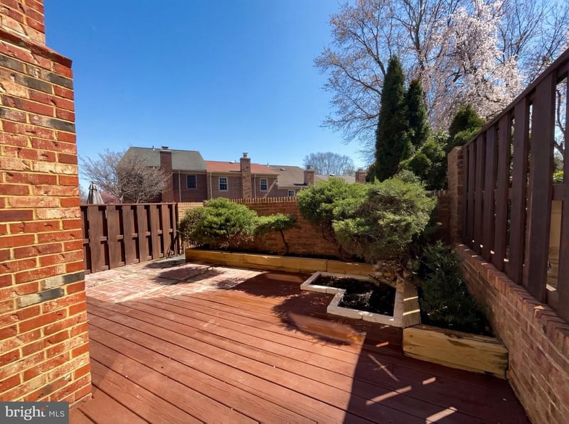 645 N Armistead St, Alexandria, VA 22312