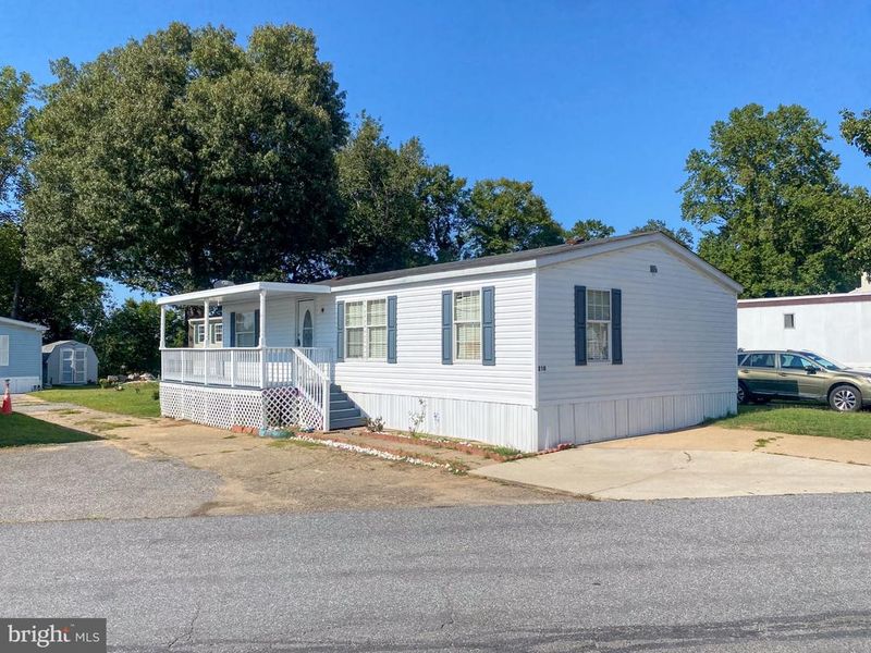 210 5th St, Lothian, MD 20711